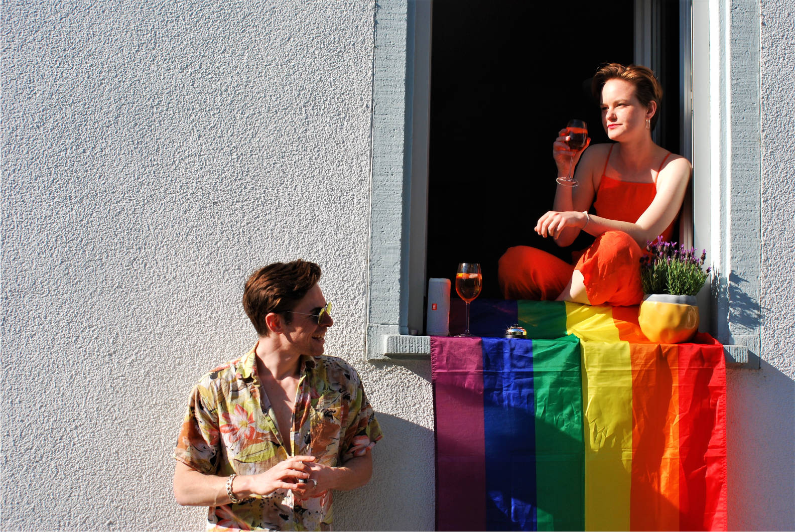 Tristan und Nina, leiter von Queer@ZU an der Zeppelin Universität mit Aperol